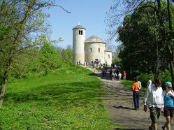 Výstup na horu Říp, rotunda sv. Jiří