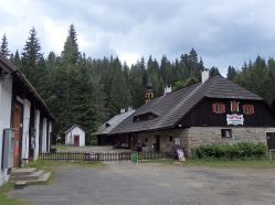 Kemp Antýgl, Kralovácký dvorec