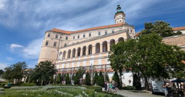 Zámek Mikulov: Objevte jeho historii a krásu