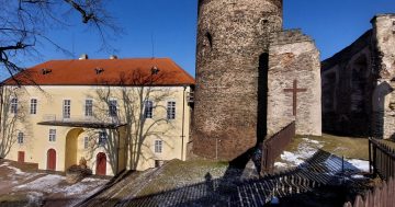 Velikonoce na hradech a zámcích: vůně jidášů, 3500 kraslic a bílé paní