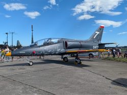 Moderní český cvičný a lehký bitevní letoun L-39NG od Aera Vodochody na statické ukázce na Dnech NATO v Ostravě.