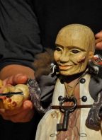 LOUTKY BEZ HRANIC: Baba Jaga a Meč moci nejmocnější